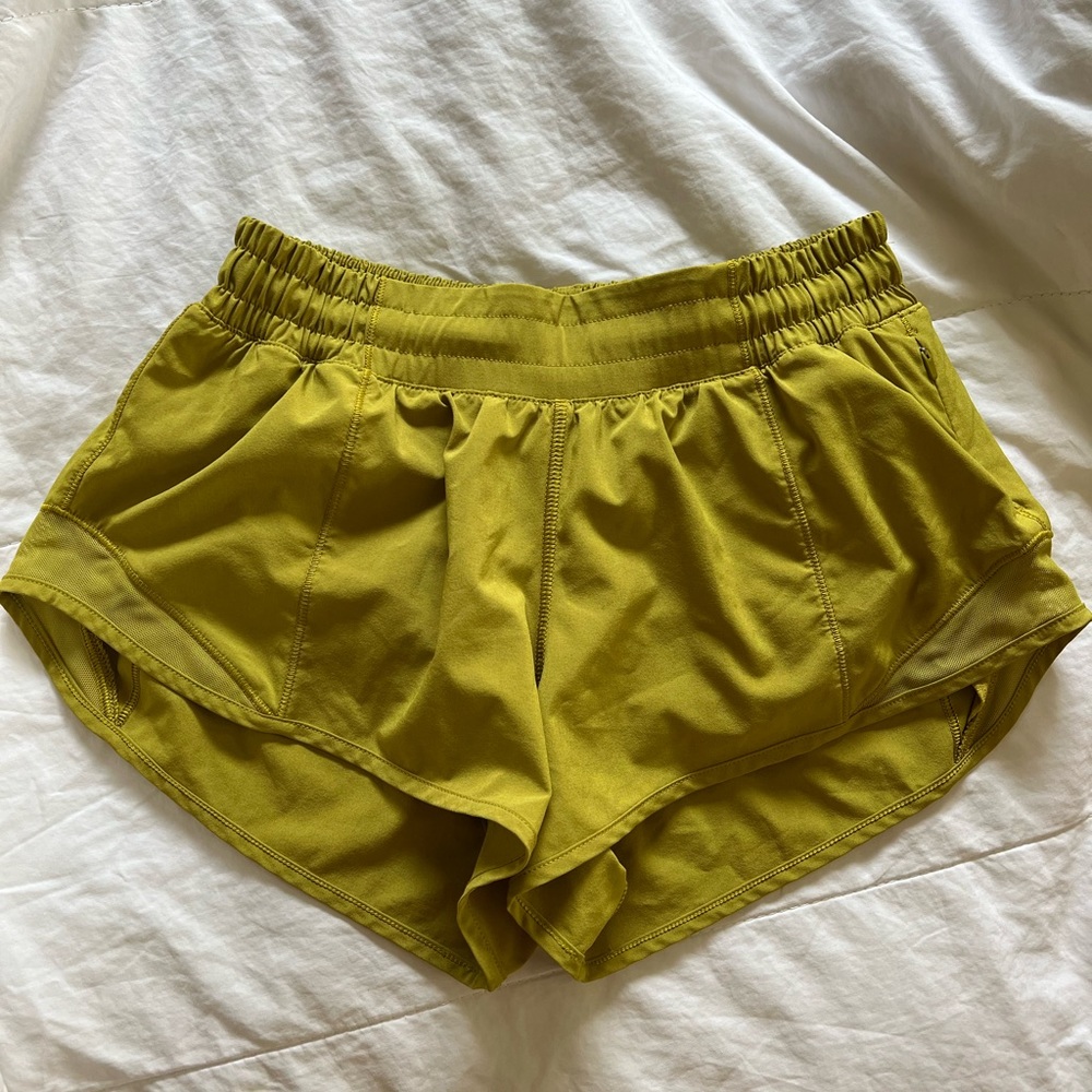 Lululemon hotty hot shorts 2.5